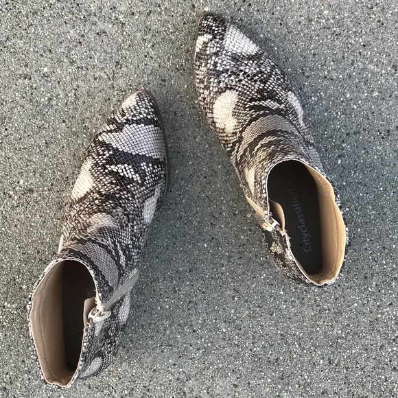 Last 1 Kimbo Snake Python Animal Print Ankle Boot - Picture 9 of 9